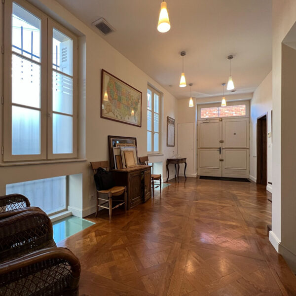 A vendre Immeuble mixte Le Bouscat 250 m2 Barrière du Médoc