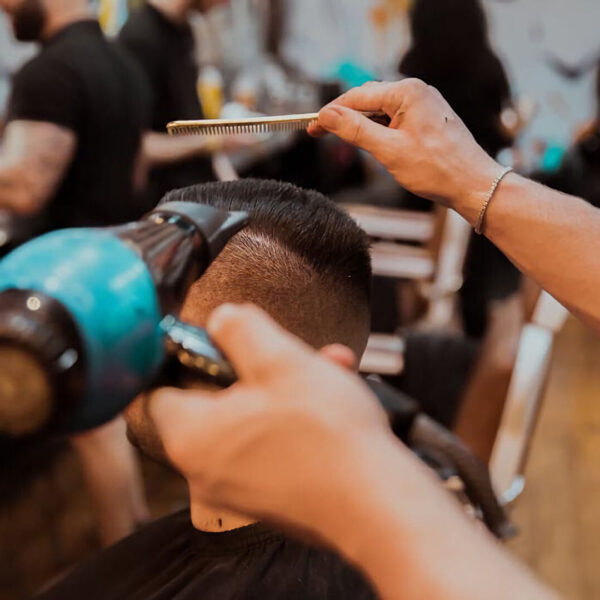 EXCLUSIVITE FONDS DE COMMERCE COIFFURE SUD BORDEAUX 57M²