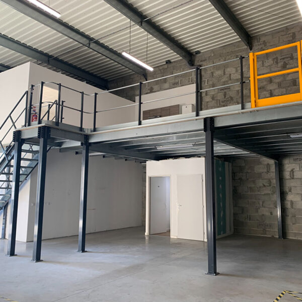 EXCLUSIVITE A louer Entrepôt local d&rsquo;activités Merignac 253m²